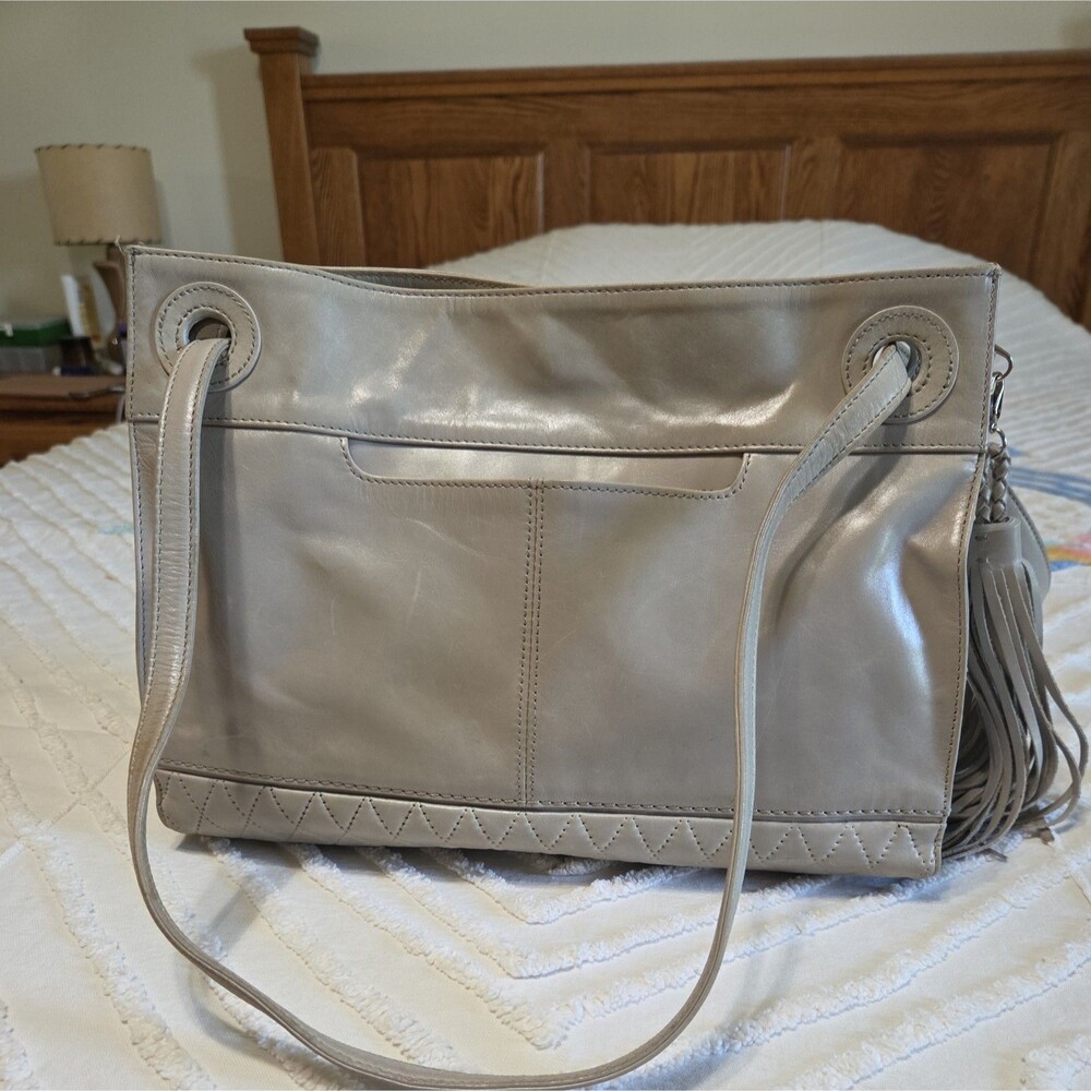 HOBO BRAND SNAP CLOSURE ADJUST HANDLE GREY POLISHED LEATHER CROSSBODY HANDBAG